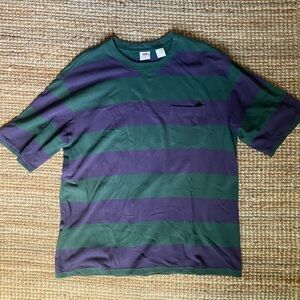 Mens Levis rugby striped purp and green crewneck loose fit Tshirt 
SZ M